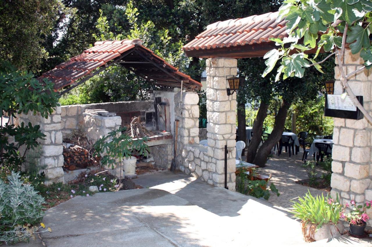 Apartments By The Sea Suha Punta, Rab - 5050 Kampor Luaran gambar