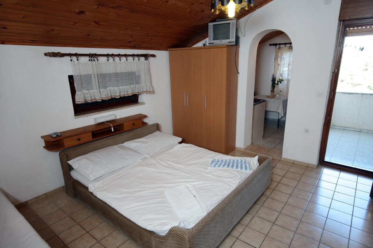Apartments By The Sea Suha Punta, Rab - 5050 Kampor Luaran gambar